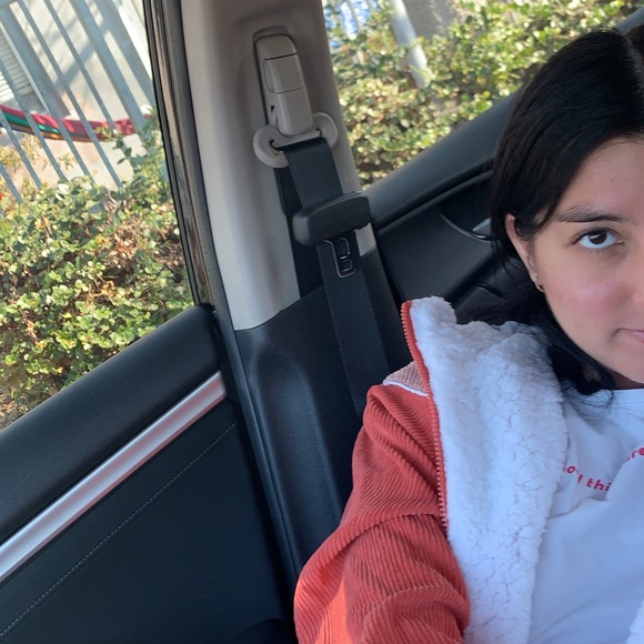 Meet your Posher, Angie - Picture 1 of 1